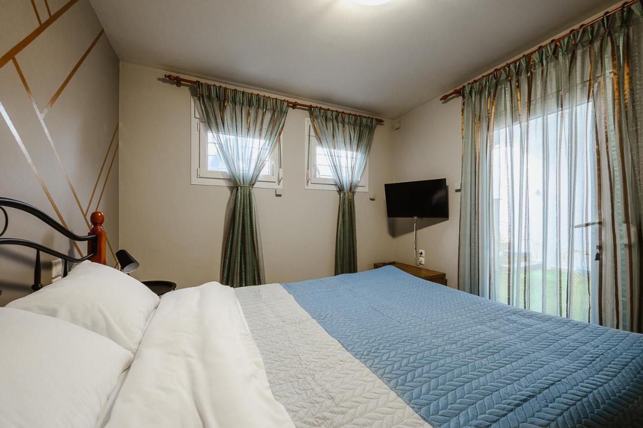 Le Petit Jardin Apartment Volos Ngoại thất bức ảnh
